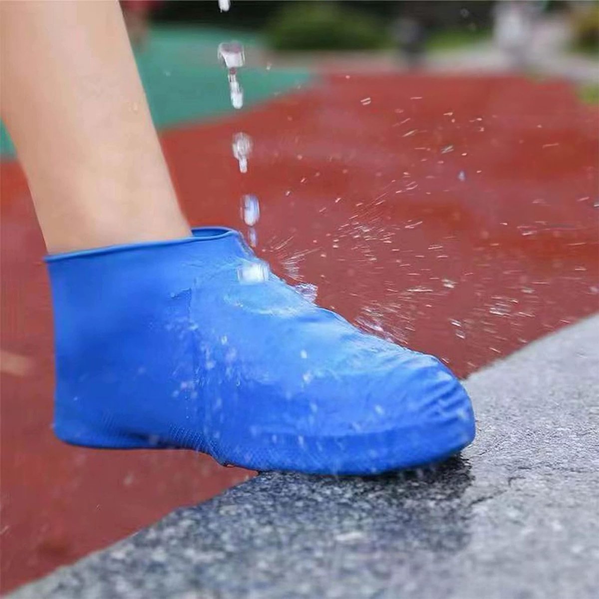 Overshoes - 1 Pair - Waterproof Silicone Overshoes - Reusable, Non-slip, Suitable for Outdoor Activities (Blue - Size M)