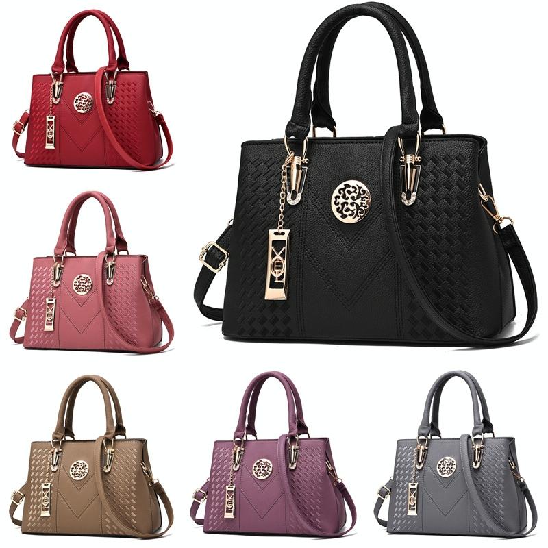 Women Leather Messenger Handbag - Stylish and Functional - Black