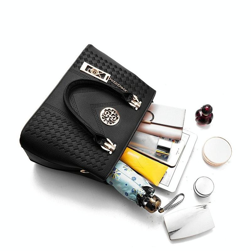 Women Leather Messenger Handbag - Stylish and Functional - Black