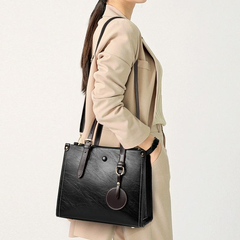 Vintage Multifunctional Handbag for Women - Red