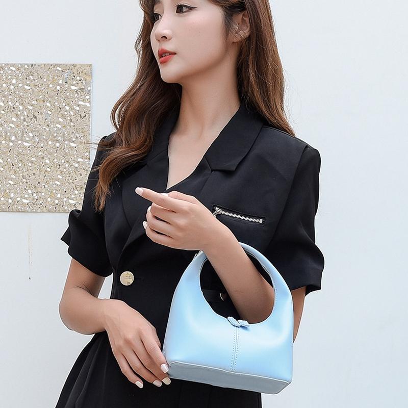 Chic Leather Women Handbag Sleek Design - White
