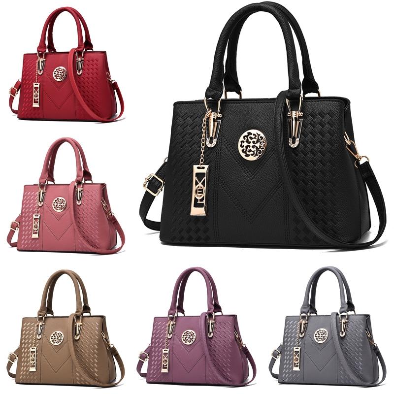 Women Leather Messenger Handbag - Stylish and Functional - Pink